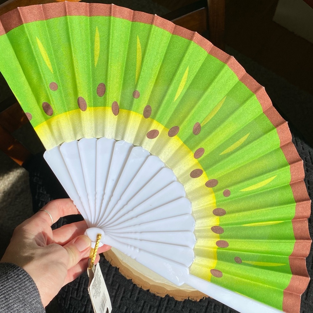 🔥5/$25🔥Kiwi Folding Hand Fan
